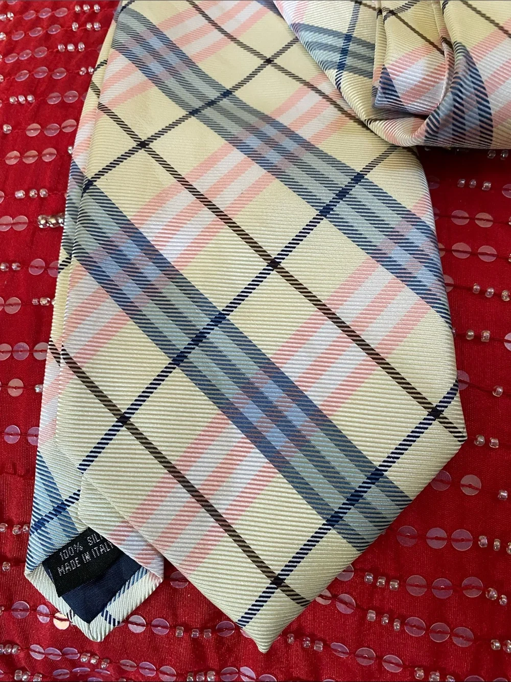 Burberry 💯 Silk Made in Italy 🇮🇹 Signature Subtle Shimmer Luxury Tie NWOT
